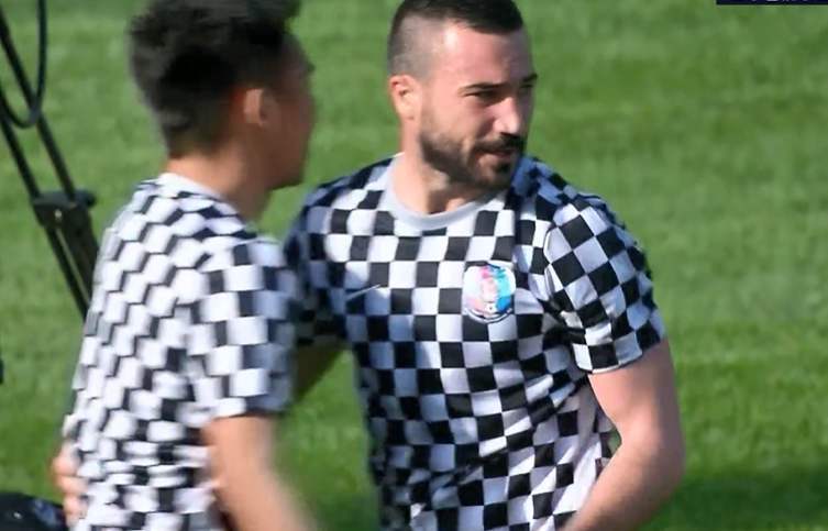  富勒姆老将焕发新生，三十八岁队长破门  